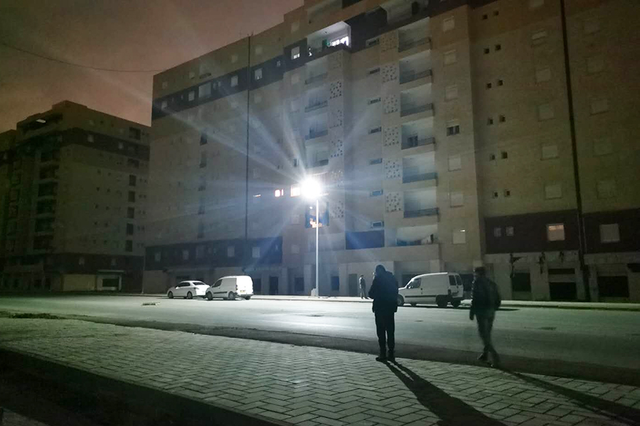همه در دو در الجزایر